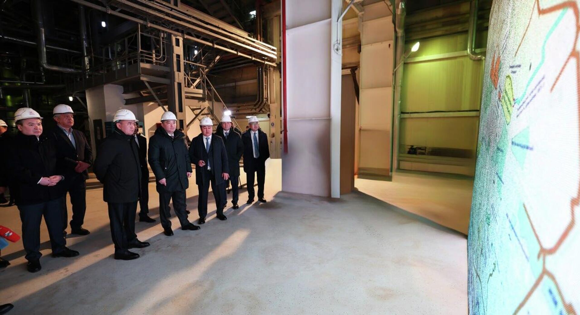 Премьер Казахстана Олжас Бектенов посетил ТЭЦ-3 в Астане Премьер Казахстана Олжас Бектенов посетил ТЭЦ-3 в Астане - Sputnik Казахстан, 1920, 16.02.2026