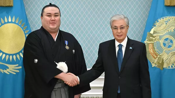 Тоқаев сумоист Ерсін Балтағұлды ІІ дәрежелі Барыс орденімен марапаттады - Sputnik Қазақстан