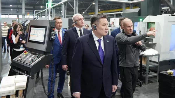 Делегация Восточно-Казахстанской области посетила предприятие по производству сельхозтехники в Барнауле  - Sputnik Казахстан