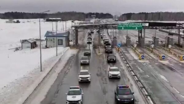 Патрульные сопроводили более 2,6 тысячи автомобилей в условиях гололеда в Акмолинской области - Sputnik Казахстан