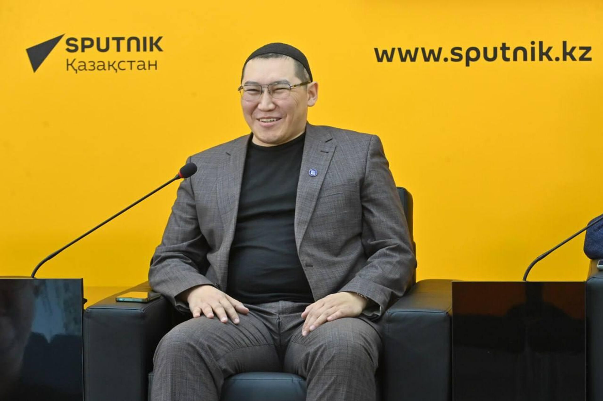 Риззат Тасым, рук-ль центра изучения общественных процессов Казахстанского института общественного развития - Sputnik Казахстан, 1920, 18.02.2026