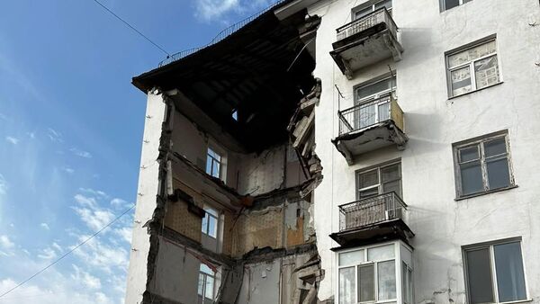 Подъезд обрушился в одном из домов в городе Балхаш  - Sputnik Казахстан