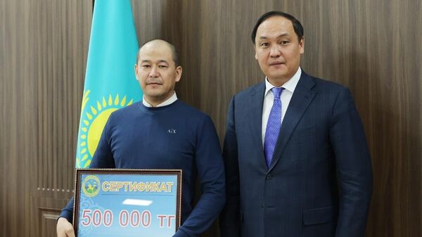 Жамбыл облысының әкімі 13 жастағы қызды құтқарған тұрғынға алғыс білдірді - Sputnik Қазақстан