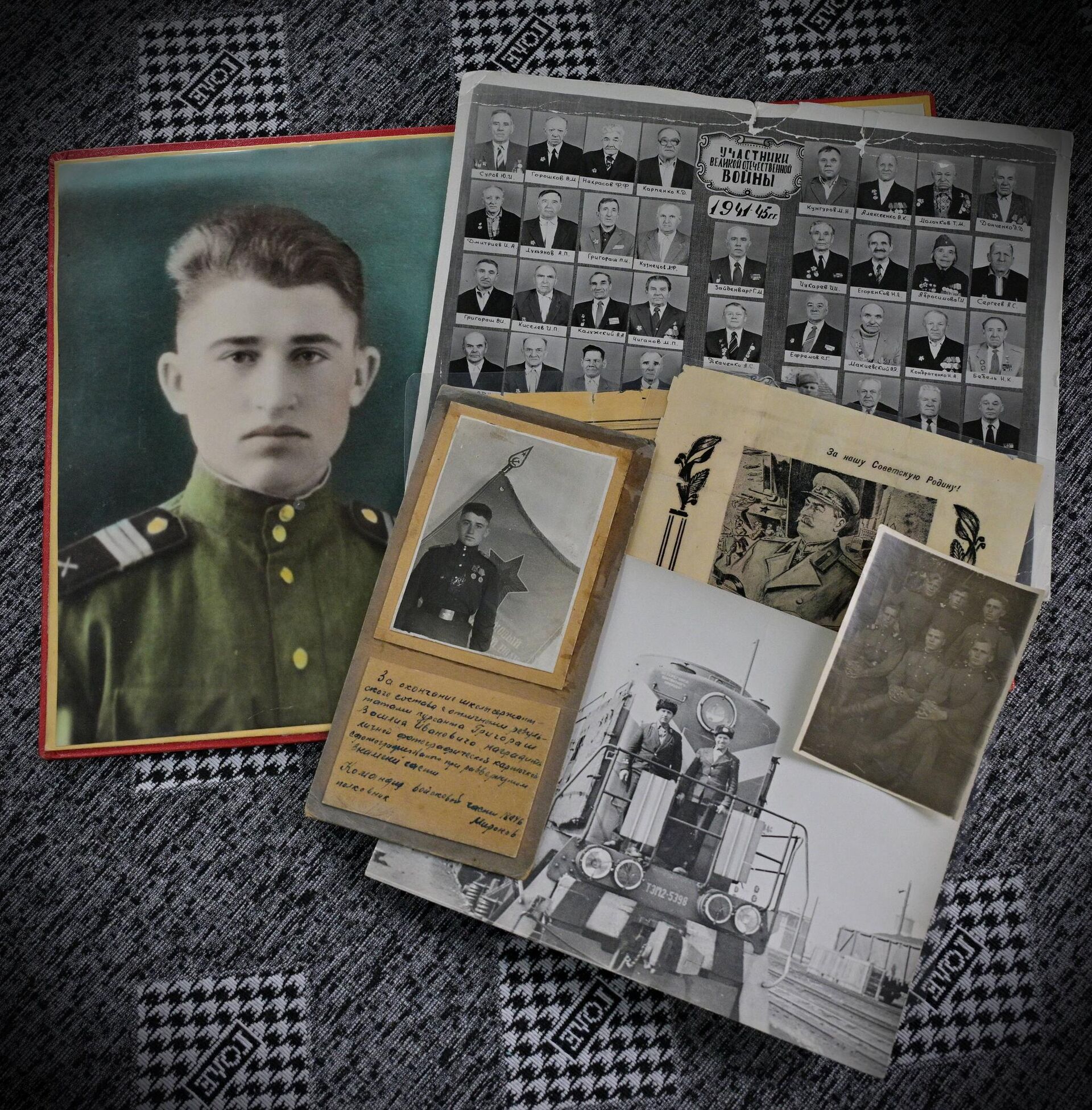 С вековым юбилеем ветерана Василия Григораша поздравил аким Павлодарской области Асаин Байханов - Sputnik Қазақстан, 1920, 21.02.2026