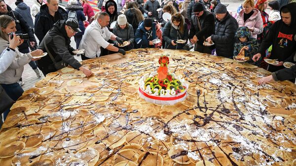 Празднование Масленицы в Бахчисарайском парке в Крыму - Sputnik Казахстан