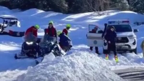 Туристов накрыла лавина в горах Алматы - Sputnik Казахстан