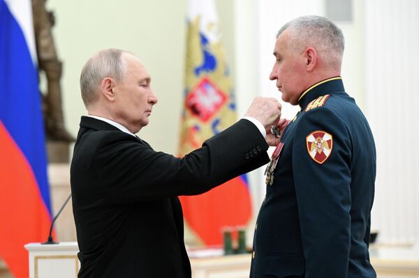 Вручение государственных наград Героям России Вручение государственных наград Героям России - Sputnik Казахстан