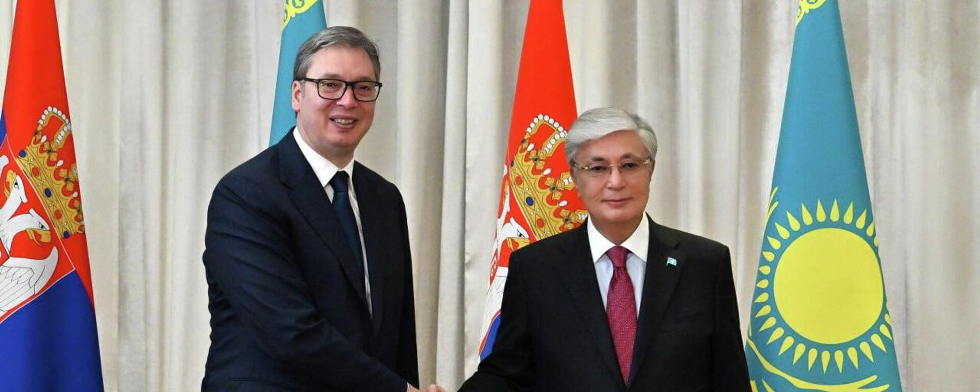 Александр Вучич и Касым-Жомарт Токаев, архивное фото - Sputnik Казахстан, 1920, 25.02.2026