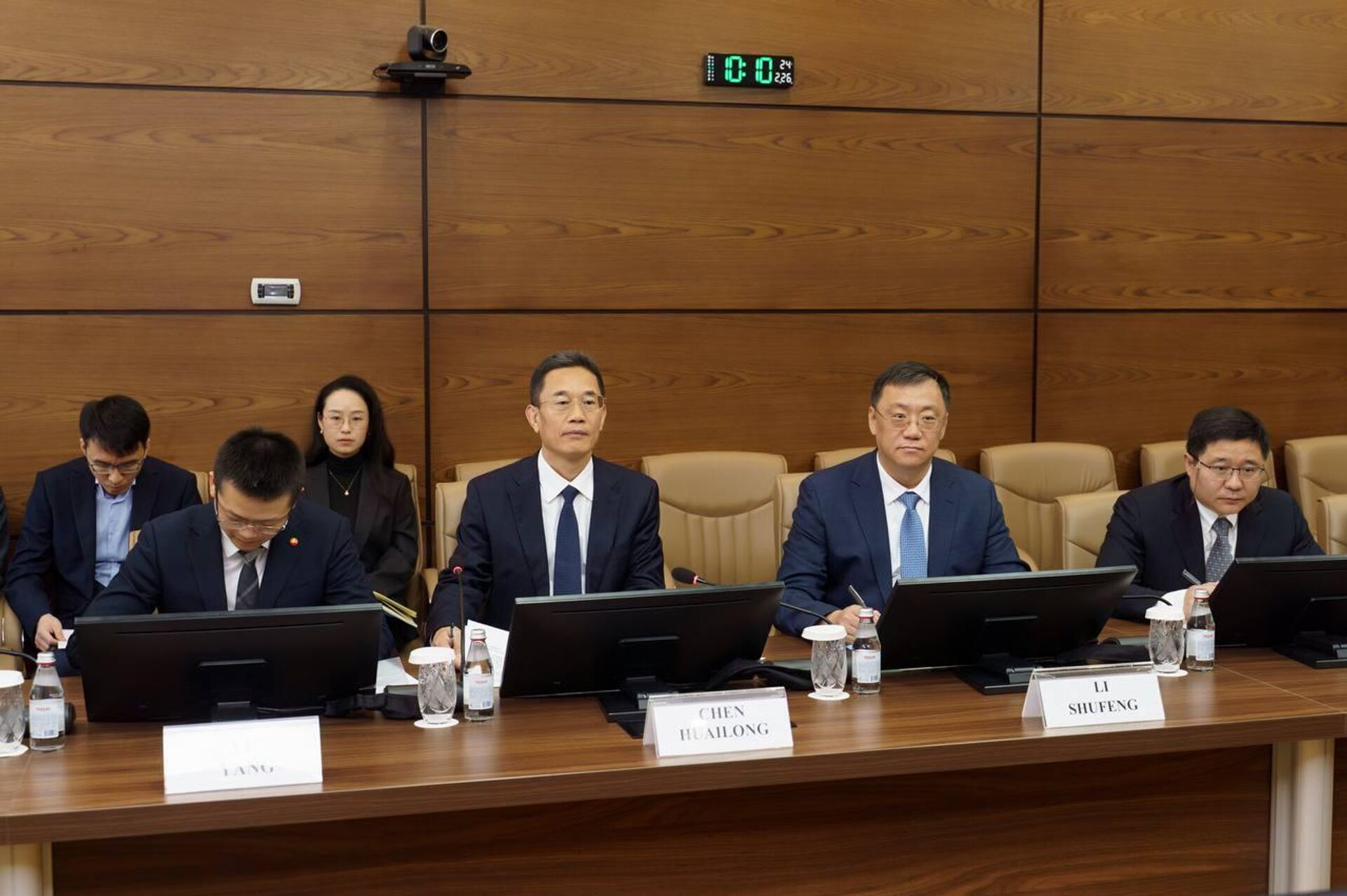 Встреча председателя правления АО НК КазМунайГаз Асхата Хасенова с президентом компании CNODC (дочерняя организация CNPC) Чэн Хуайлунем - Sputnik Казахстан, 1920, 27.02.2026