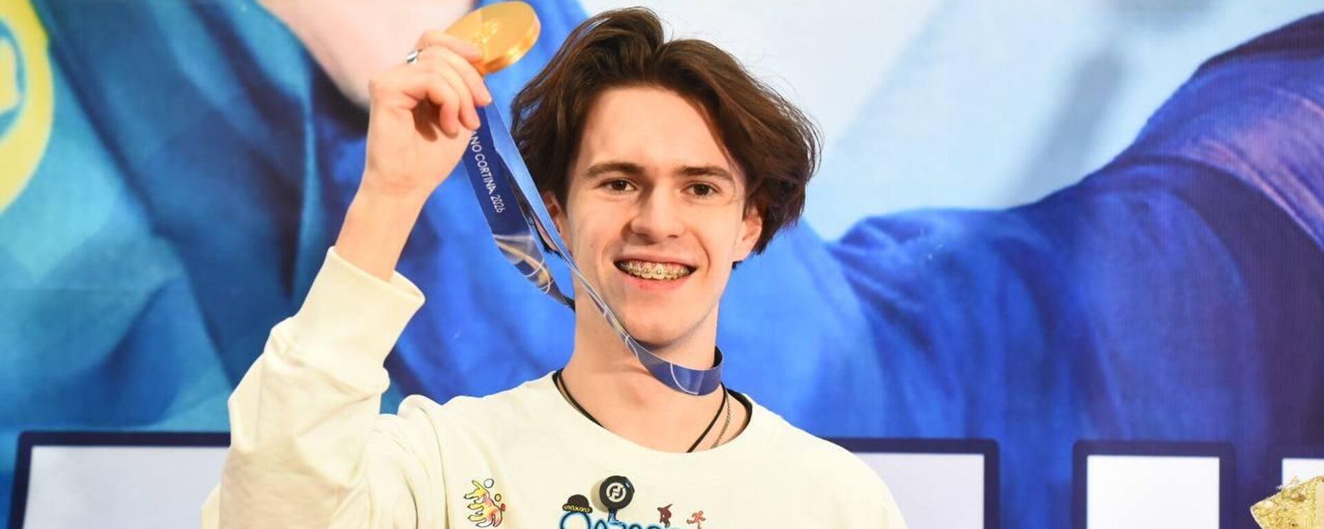 Олимпиада чемпионы Михаил Шайдоров Алматыға жетті - Sputnik Қазақстан, 1920, 28.02.2026