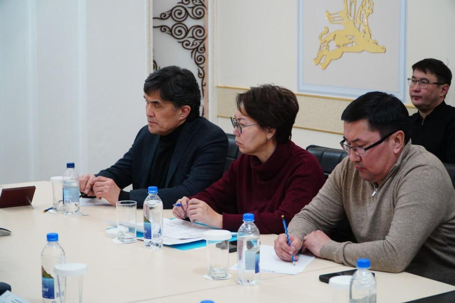 Аким Акмолинской области Марат Ахметжанов провел выездное заседание оперштаба в Щучинске - Sputnik Казахстан, 1920, 28.02.2026