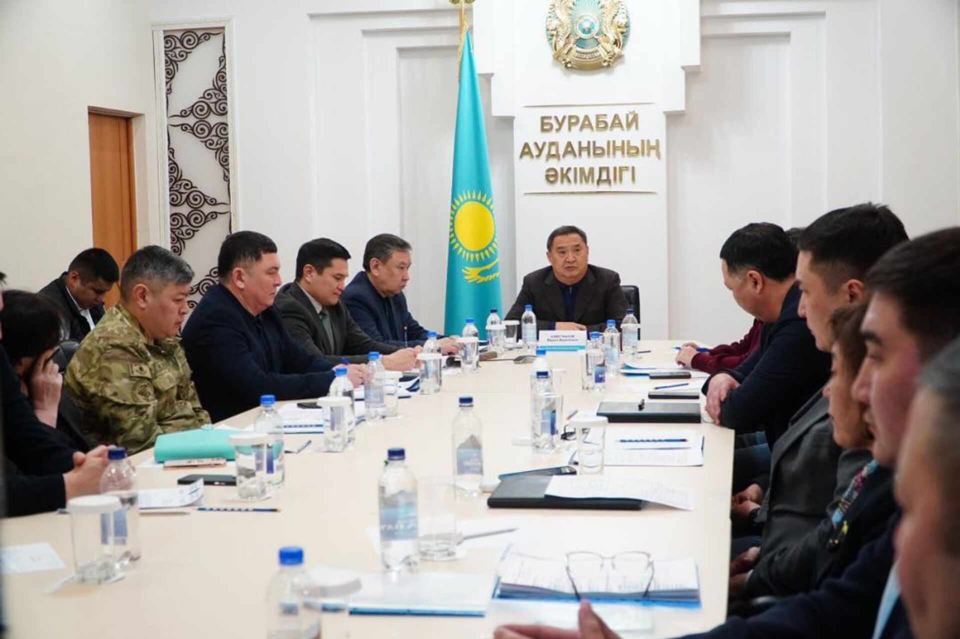 Аким Акмолинской области Марат Ахметжанов провел выездное заседание оперштаба в Щучинске - Sputnik Казахстан, 1920, 28.02.2026