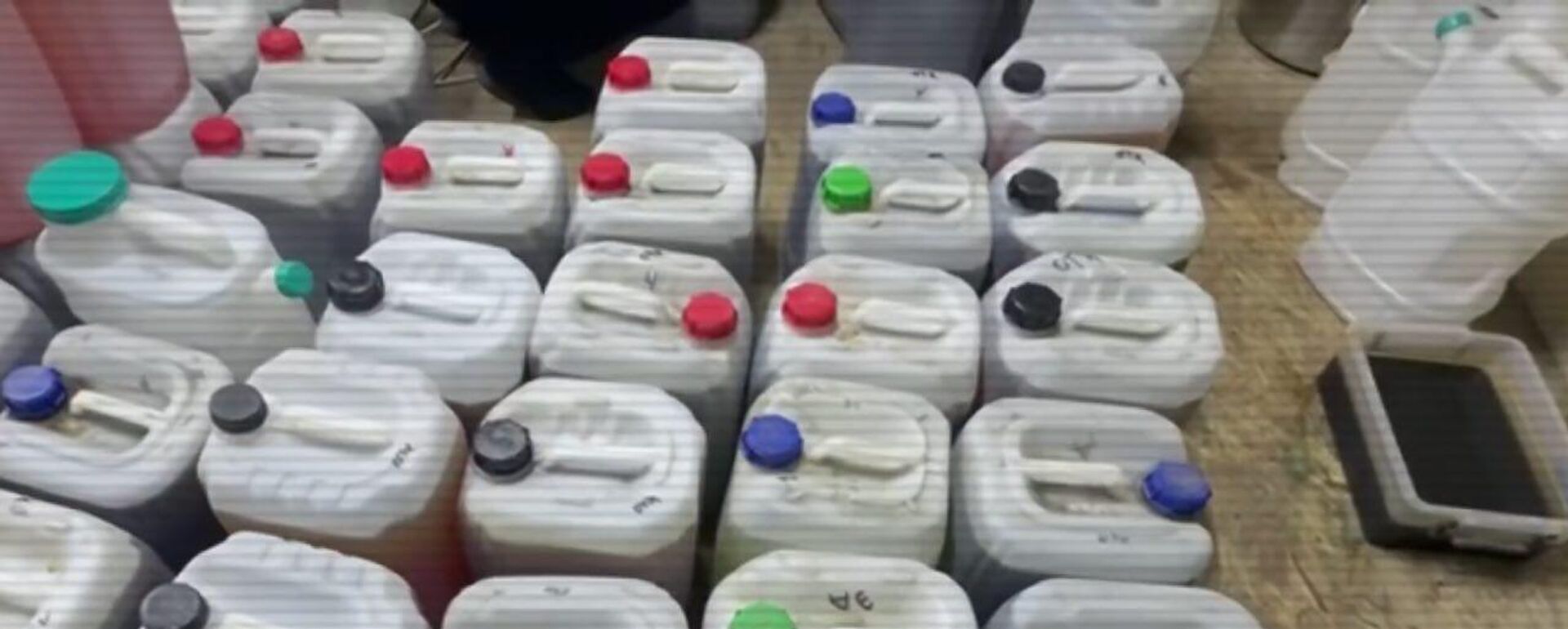 Наркотики в канистрах и прекурсоры выявили в Карагандинской области - Sputnik Казахстан, 1920, 28.02.2026