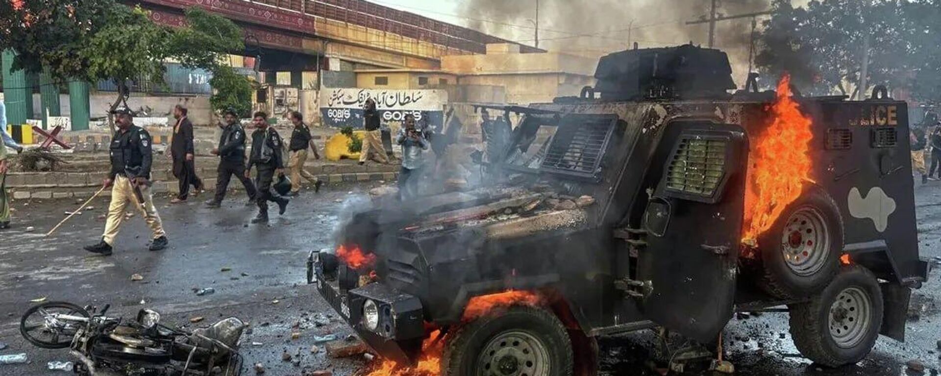 Антиамериканские протесты прошли в Пакистане - Sputnik Казахстан, 1920, 02.03.2026