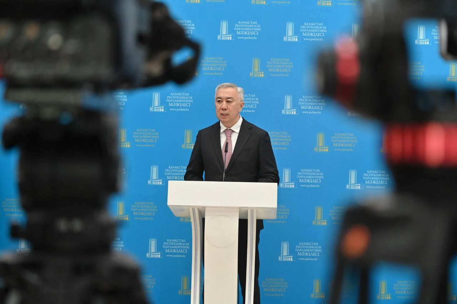 Вице-премьер Казахстана Серик Жумангарин - Sputnik Казахстан, 1920, 04.03.2026