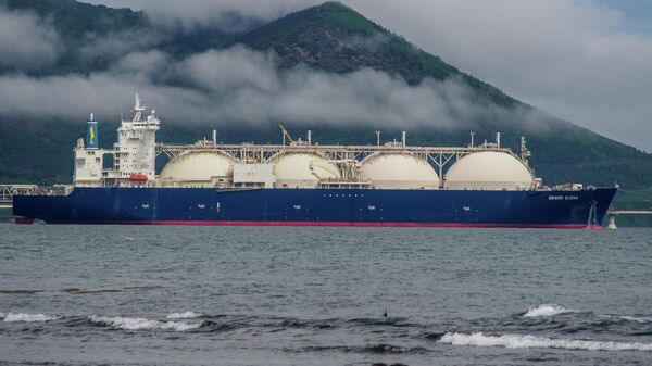 Танкер-газовоз, архивное фото - Sputnik Казахстан