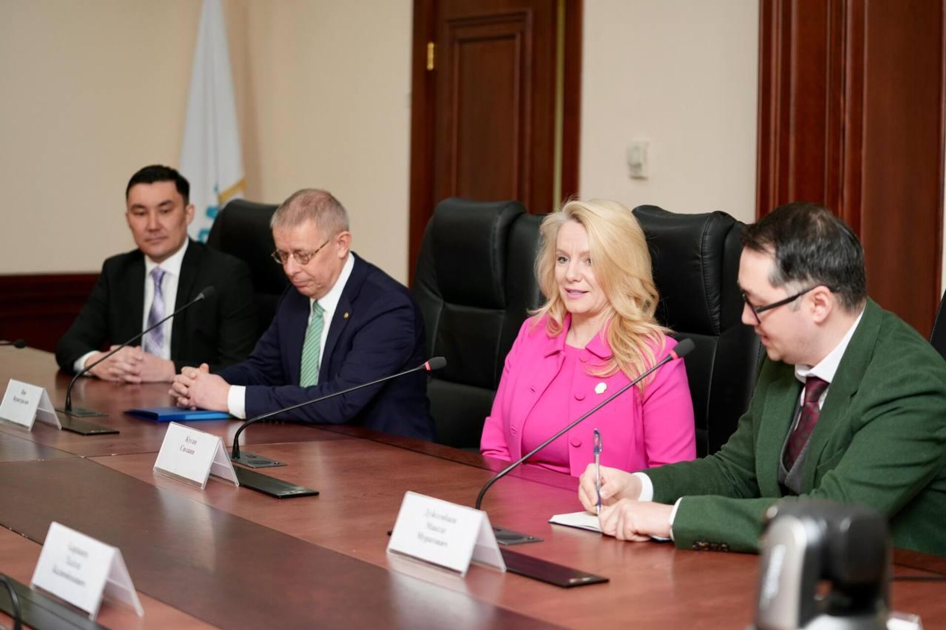 Минэнерго и Шелл Казахстан подписали контракт на геологоразведку участка Жанатурмыс в Актюбинской области - Sputnik Казахстан, 1920, 05.03.2026