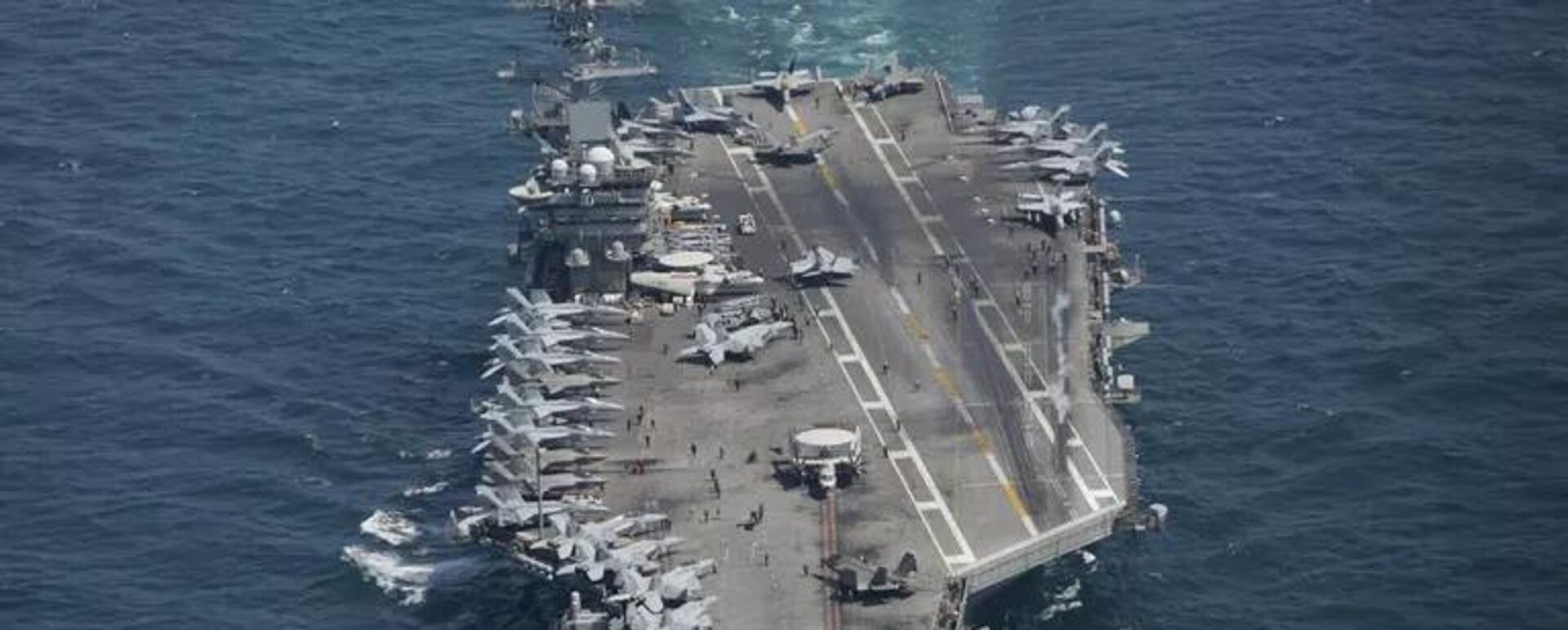 Американский атомный авианосец Авраам Линкольн - Sputnik Казахстан, 1920, 06.03.2026