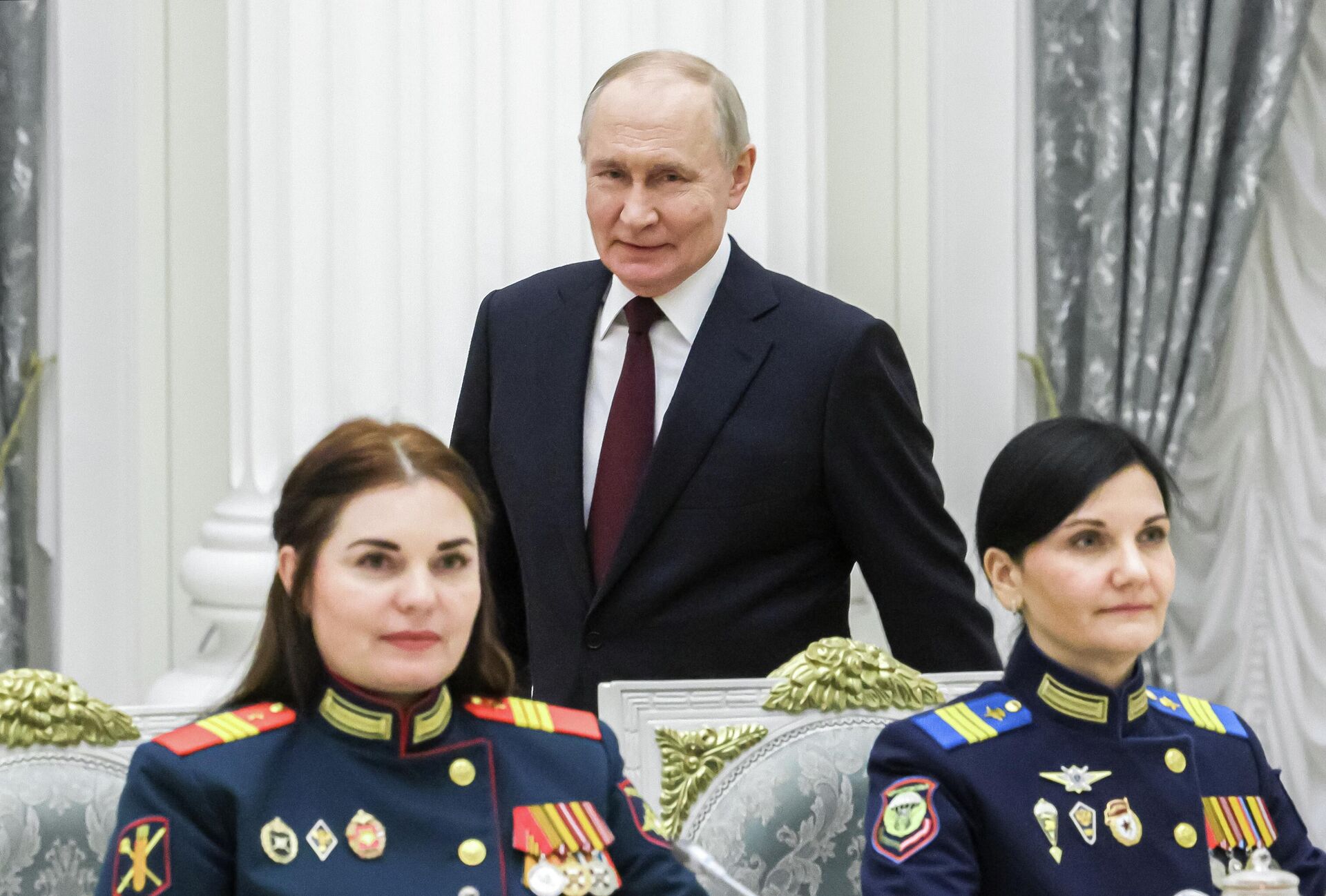 Президент Владимир Путин провел встречу по случаю Международного женского дня - Sputnik Казахстан, 1920, 06.03.2026