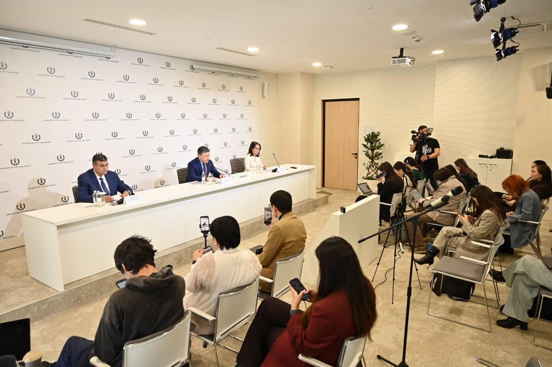 Брифинг в Нацбанке Казахстана  - Sputnik Казахстан, 1920, 06.03.2026