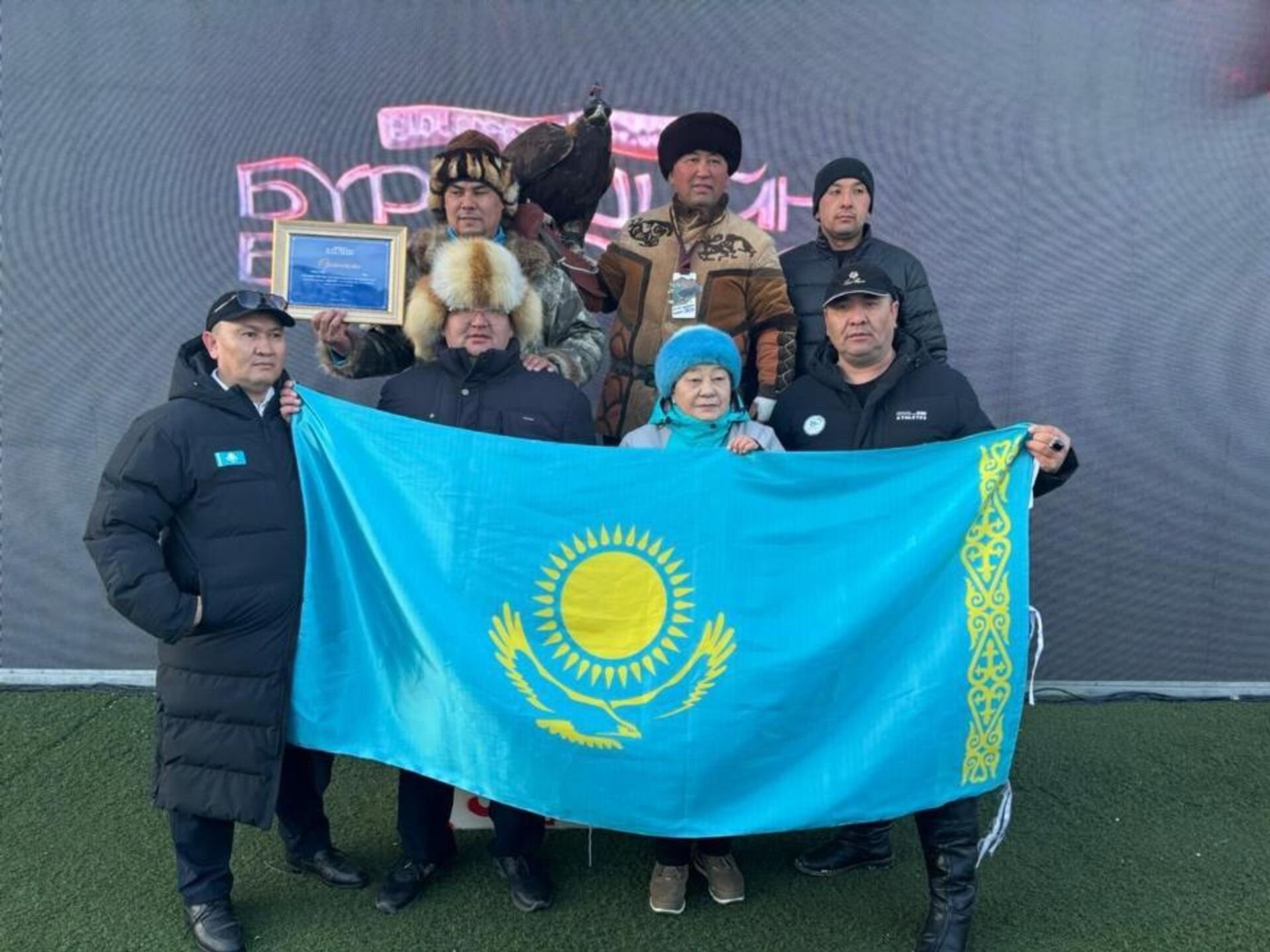 Беркутчи из Казахстана завоевал серебро чемпионата мира по охоте с ловчими птицами  - Sputnik Казахстан, 1920, 09.03.2026