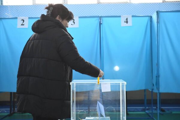 В Алматы проходит референдум по новой Конституции Казахстана  - Sputnik Казахстан