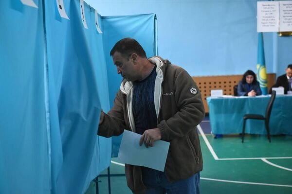 В Алматы проходит референдум по новой Конституции Казахстана  - Sputnik Казахстан