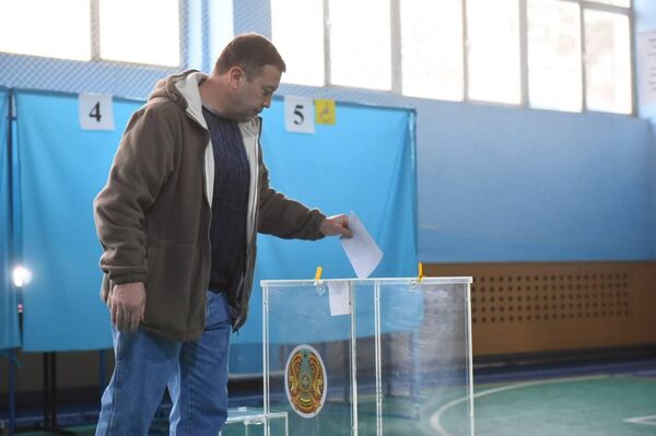 В Алматы проходит референдум по новой Конституции Казахстана  - Sputnik Казахстан