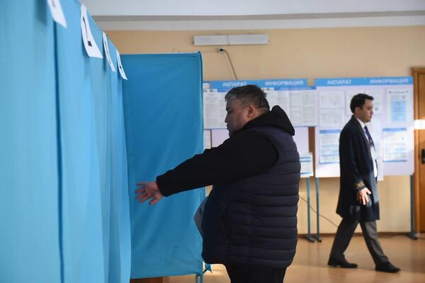 В Алматы проходит референдум по новой Конституции Казахстана  - Sputnik Казахстан