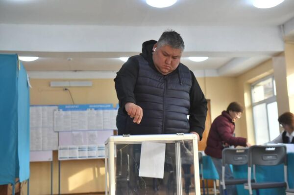 В Алматы проходит референдум по новой Конституции Казахстана  - Sputnik Казахстан