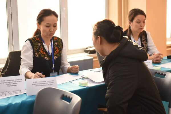 В Алматы проходит референдум по новой Конституции Казахстана  - Sputnik Казахстан