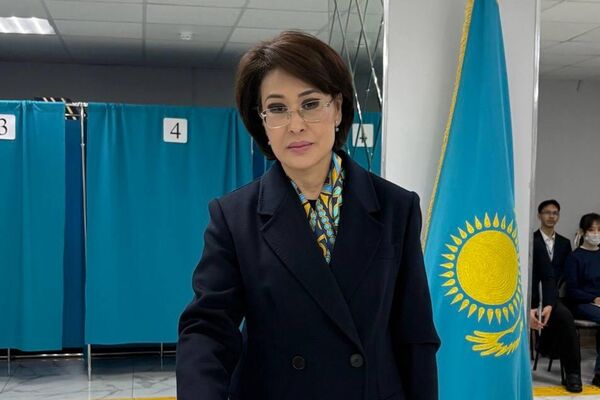 Министр здравоохранения Акмарал Альназарова приняла  участие в референдуме  - Sputnik Казахстан
