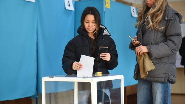 В Алматы проходит референдум по новой Конституции Казахстана  - Sputnik Қазақстан