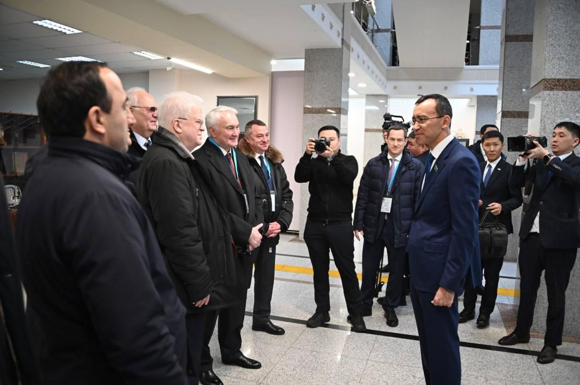 Группа наблюдателей от ПА ОДКБ проводит мониторинг конституционного референдума в Астане - Sputnik Қазақстан, 1920, 15.03.2026