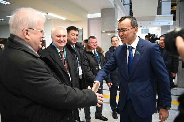 Группа наблюдателей от ПА ОДКБ проводит мониторинг конституционного референдума в Астане - Sputnik Казахстан