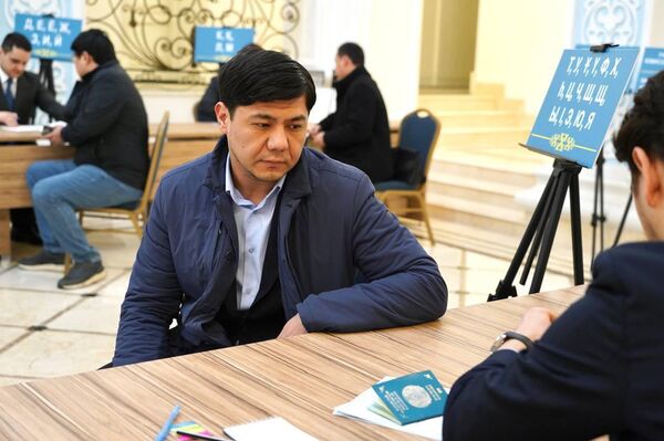 В Москве граждане Казахстана голосуют на референдуме по новой Конституции - Sputnik Казахстан