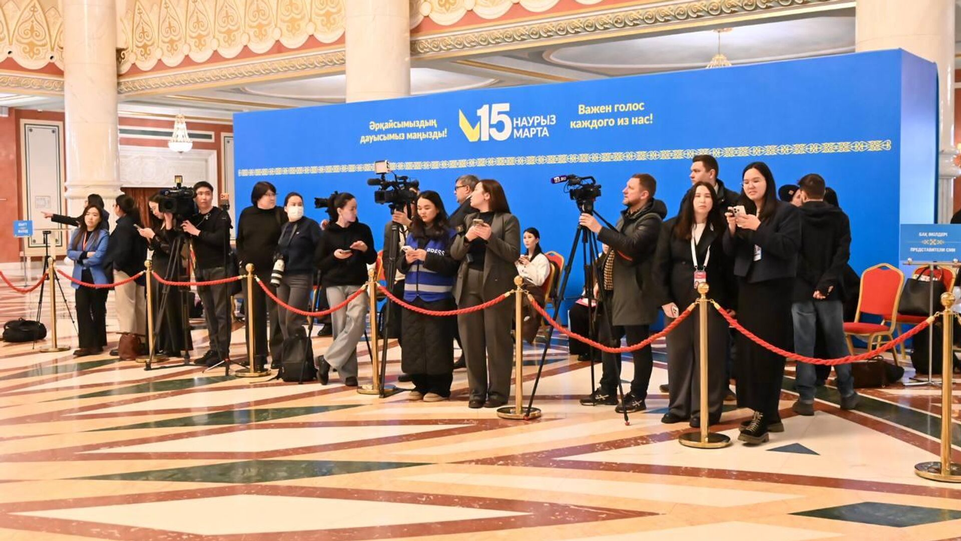 В Астане проходит референдум по новой Конституции Казахстана В Астане проходит референдум по новой Конституции Казахстана - Sputnik Казахстан, 1920, 15.03.2026