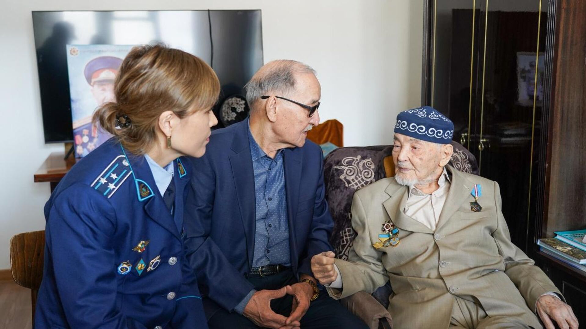 102-летний ветеран Курмат Рахимов принял участие в голосовании - Sputnik Казахстан, 1920, 15.03.2026