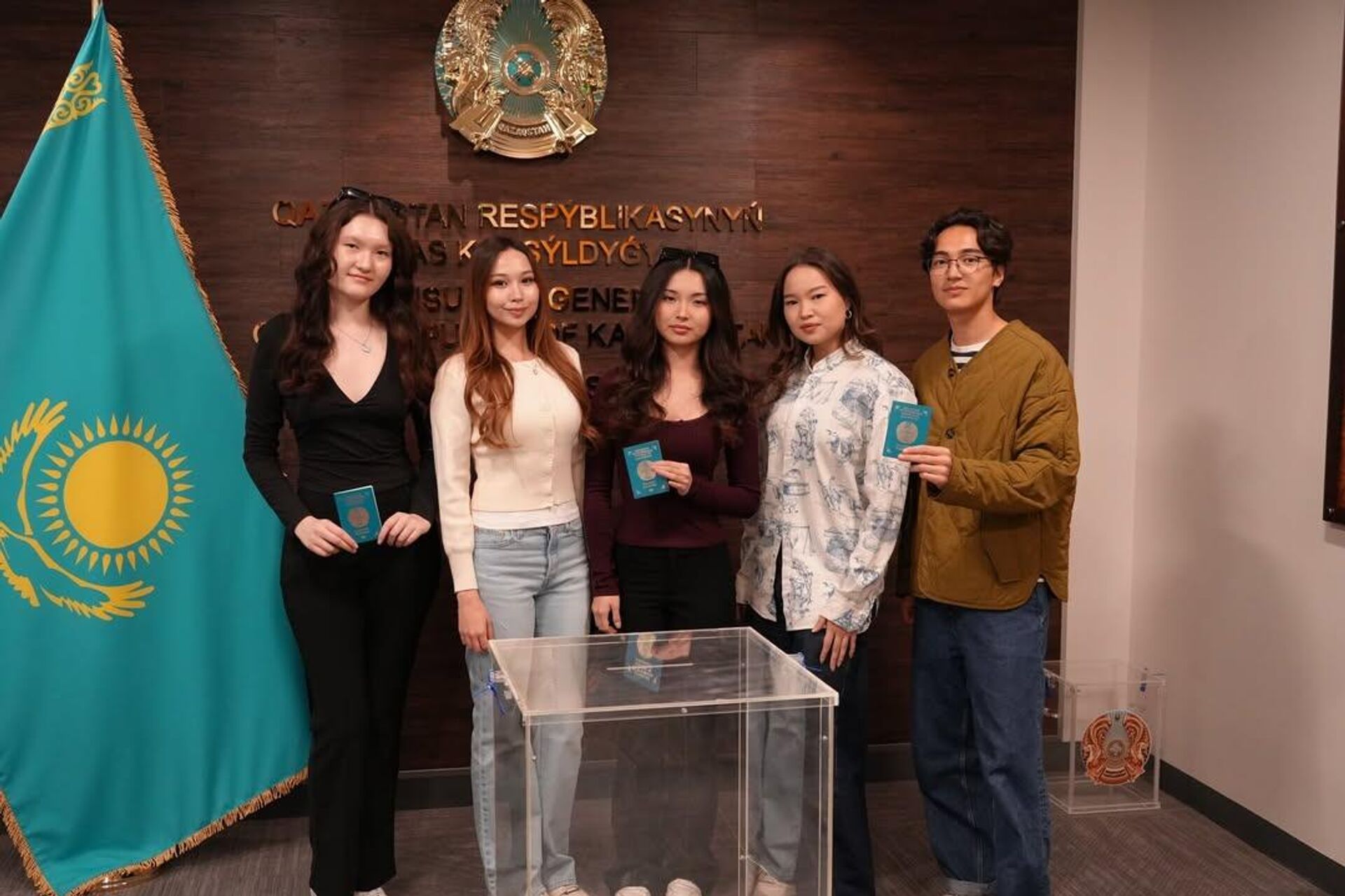 Голосование на участке в Сан-Франциско по новой Конституции Казахстана - Sputnik Казахстан, 1920, 16.03.2026