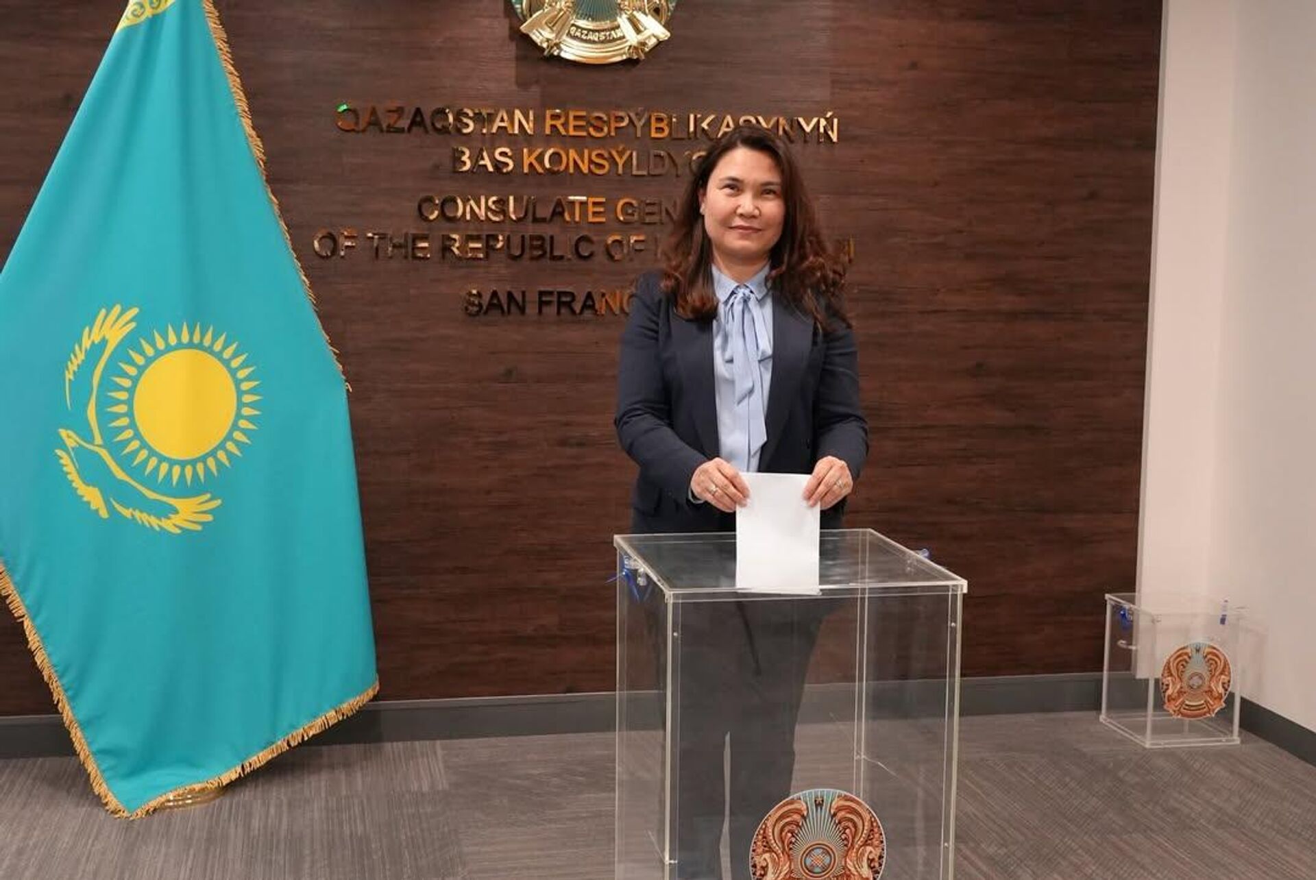 Голосование на участке в Сан-Франциско по новой Конституции Казахстана - Sputnik Казахстан, 1920, 16.03.2026