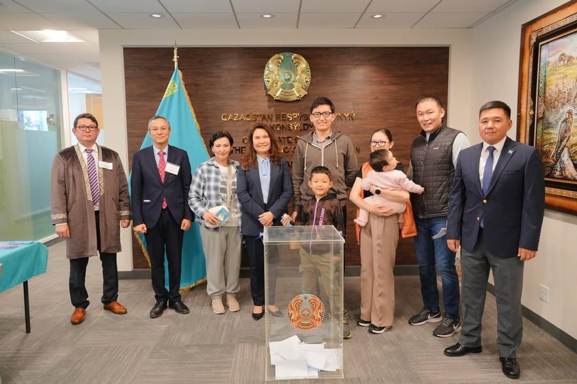 Голосование на участке в Сан-Франциско по новой Конституции Казахстана - Sputnik Казахстан, 1920, 16.03.2026