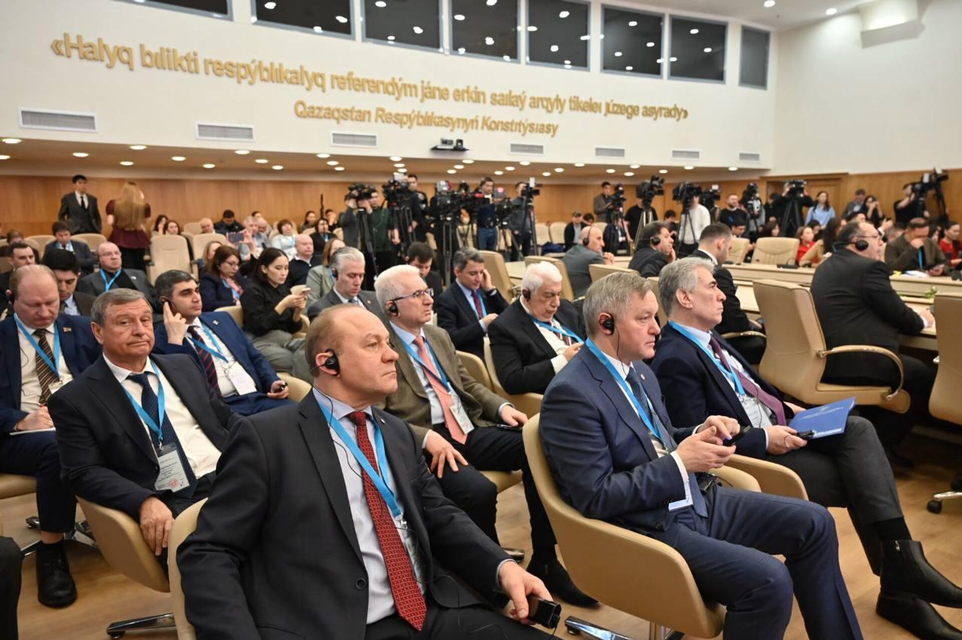 Предварительные результаты референдума по новой Конституции озвучили в ЦИК Казахстана - Sputnik Казахстан, 1920, 16.03.2026