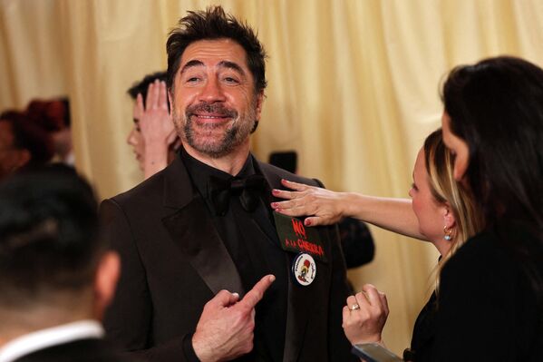 Хавьер Бардем позирует на красной дорожке во время прибытия гостей на 98-ю церемонию вручения премии "Оскар" в Голливуде, США. - Sputnik Казахстан