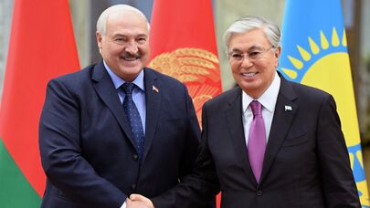 Президент Беларуси Александр Лукашенко и президент Казахстана Касым-Жомарт Токаев, архивное фото