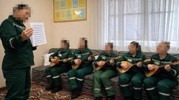 Абай облысында сотталған әйел колонияда домбыра үйірмесін ашты - Sputnik Қазақстан