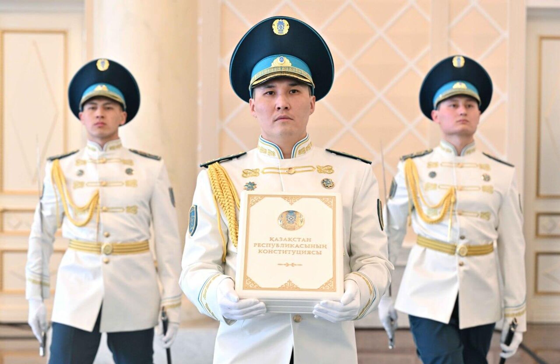 Президент Қасым-Жомарт Тоқаев Конституцияны қабылдауға арналған салтанатты жиынға қатысты - Sputnik Казахстан, 1920, 17.03.2026