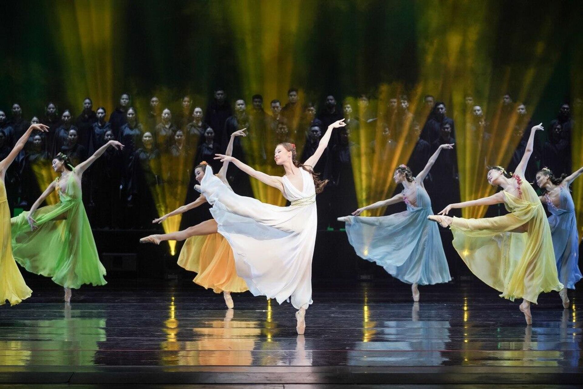 На сцене театра Астана Балет состоялись показы балета-кантаты Carmina Burana - Sputnik Казахстан, 1920, 29.04.2026