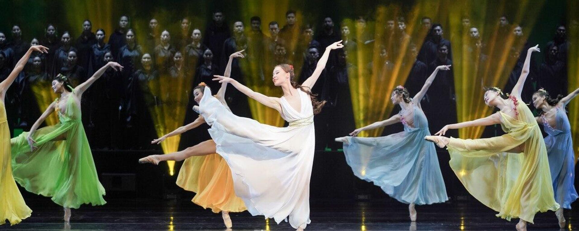 На сцене театра Астана Балет состоялись показы балета-кантаты Carmina Burana - Sputnik Казахстан, 1920, 17.03.2026