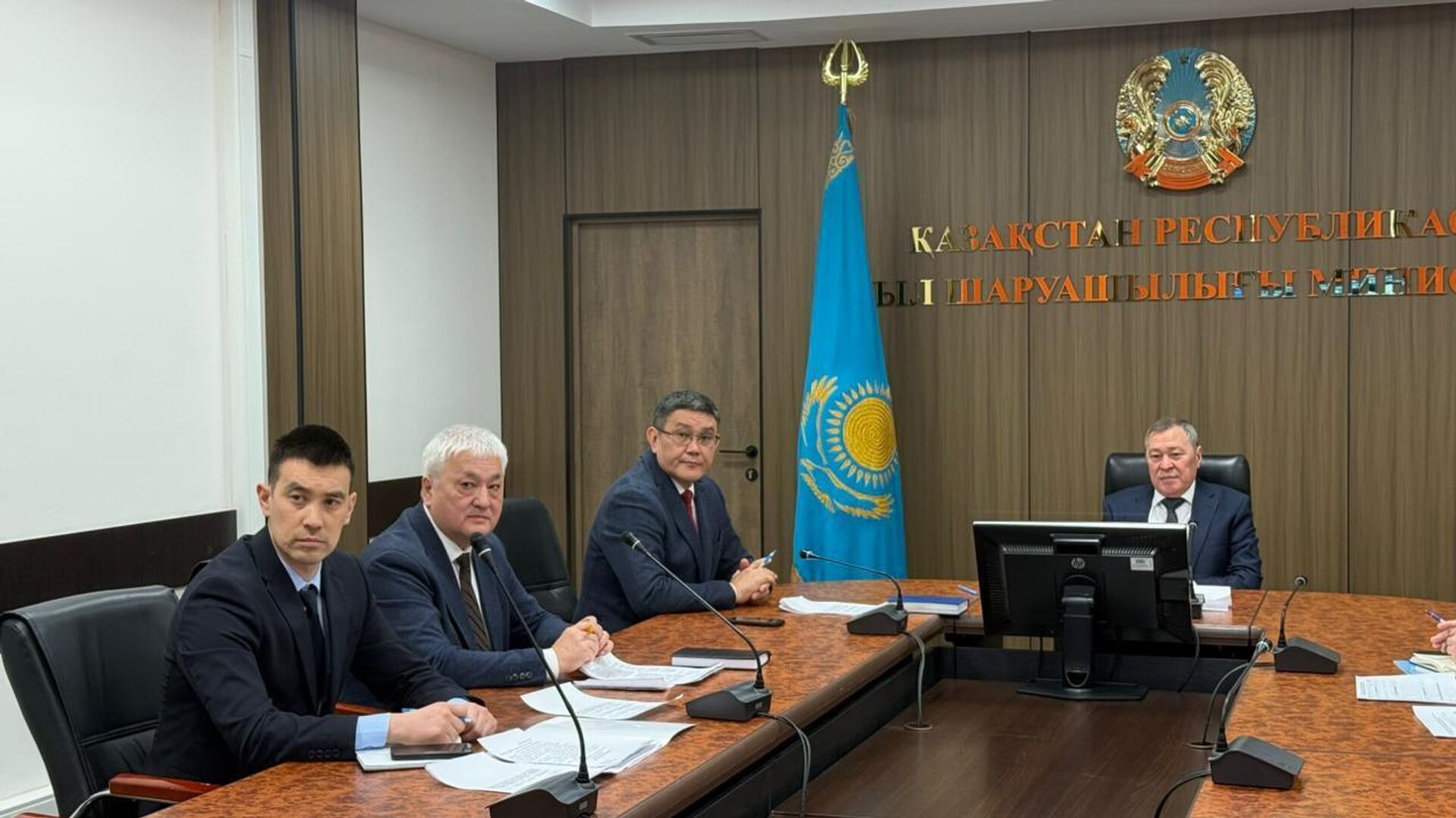 Совещание с участием представителей Комитета госинспекции в АПК Минсельхозов Казахстана и России - Sputnik Казахстан, 1920, 18.03.2026