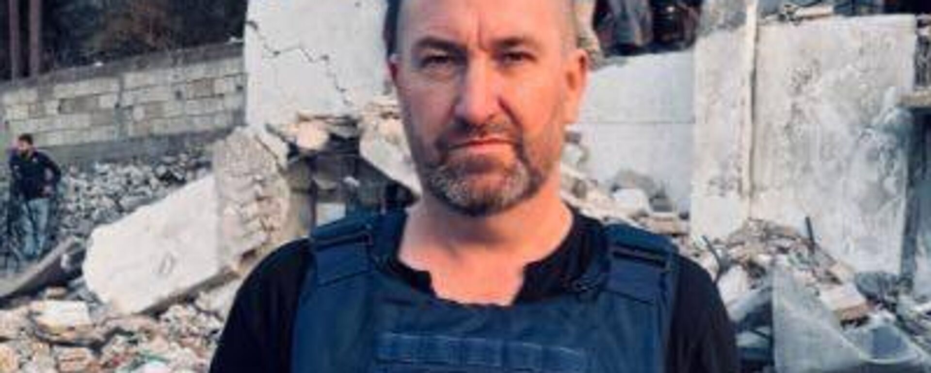 Корреспондент RT Стив Суини в Ливане - Sputnik Казахстан, 1920, 19.03.2026